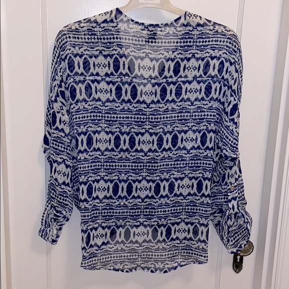 Blue tribal-pattern wrap blouse - Picture 2 of 2